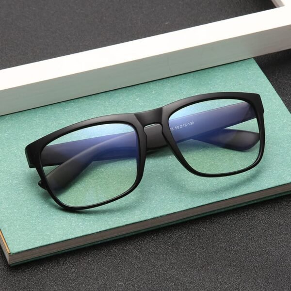 Fashionable Anti-Blue Light Glasses with Leisure Frames